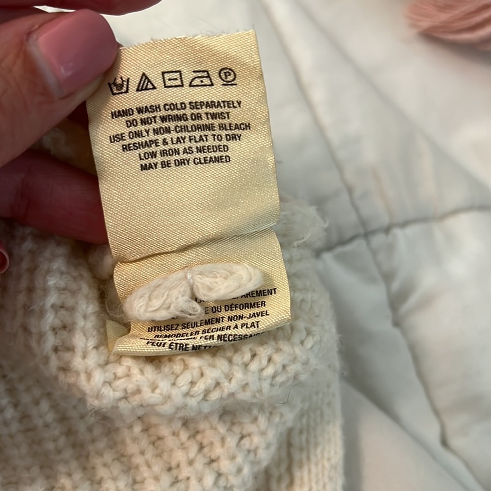 Angel of the North Anthropologie Ivory Wool Blend Sleeveless Turtleneck sz Small - Picture 12 of 13